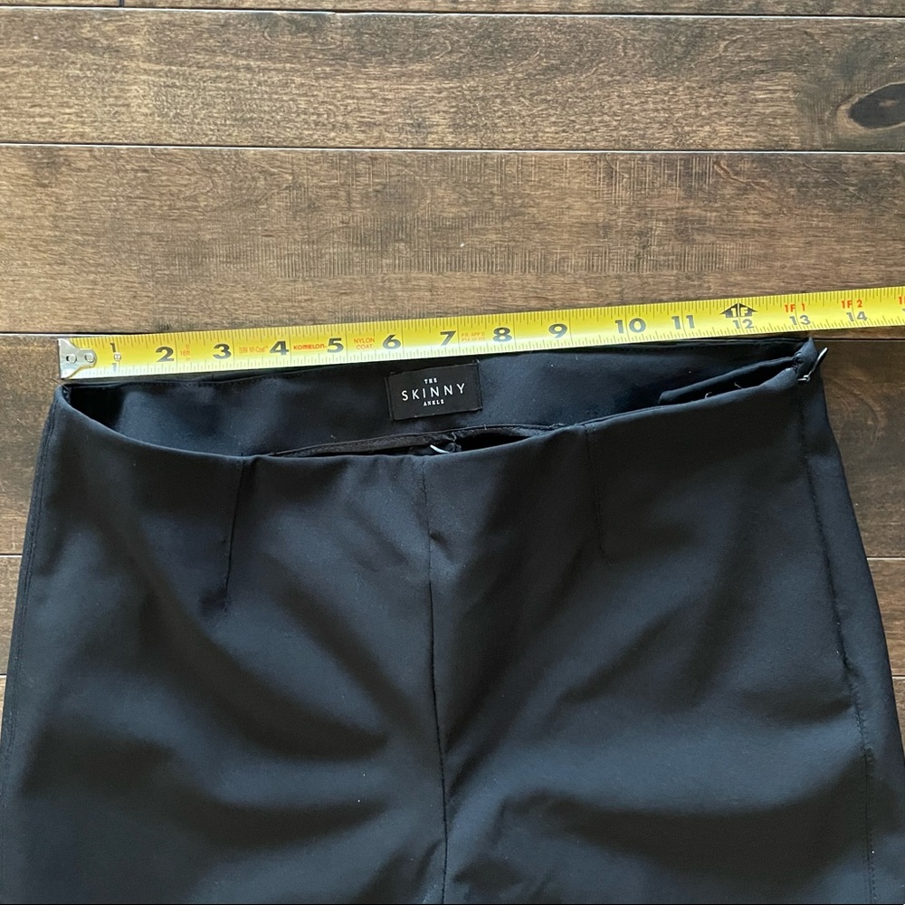 EUC WHBM size 2s light weight skinny dress pants